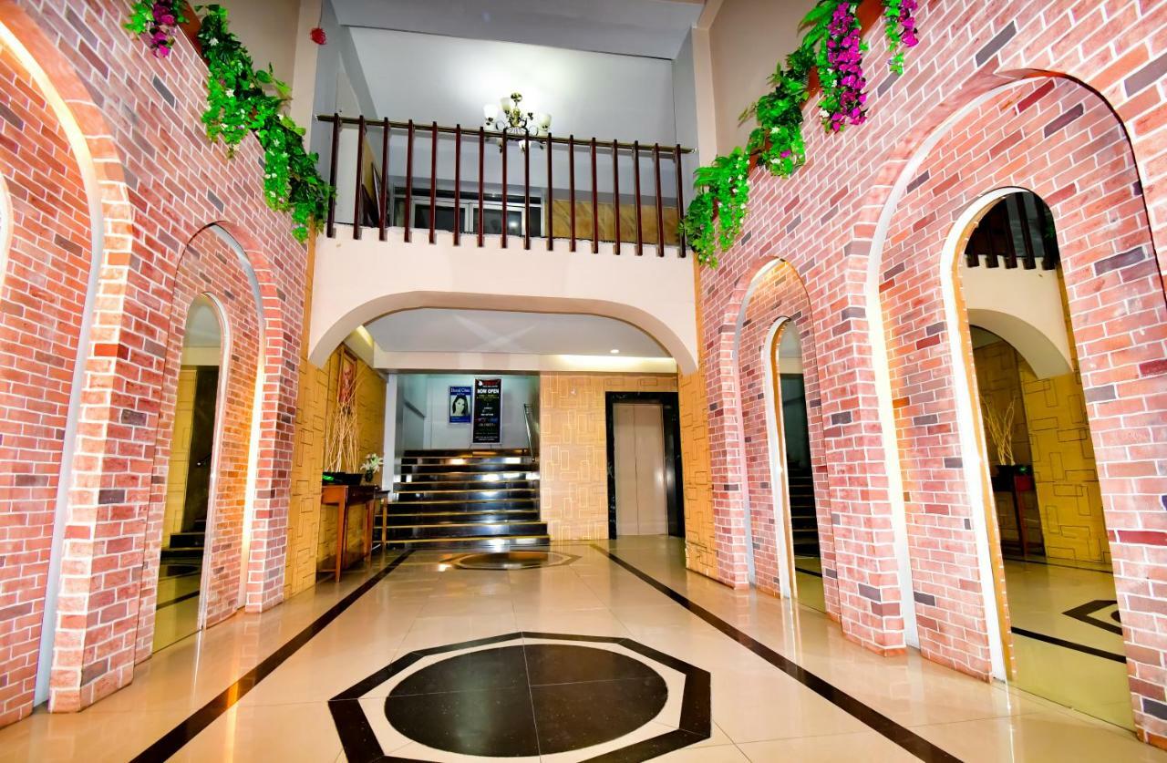 Casa Blanca Apartment Manila Exterior photo