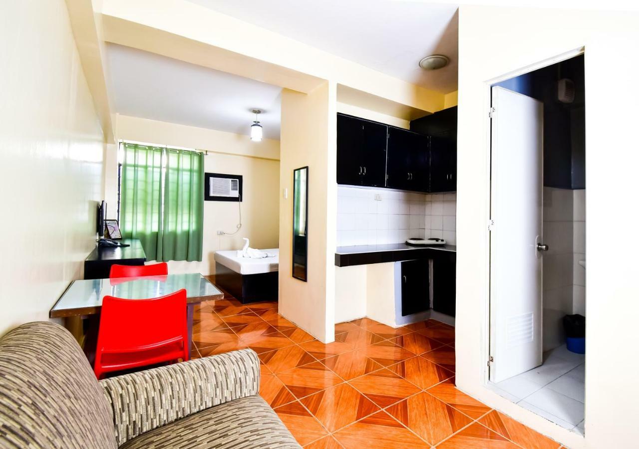 Casa Blanca Apartment Manila Exterior photo
